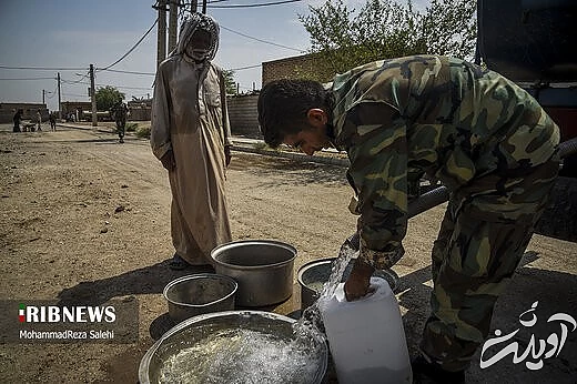 آبرسانی تانکرهای ارتش به روستاهای دشت آزادگان اهواز